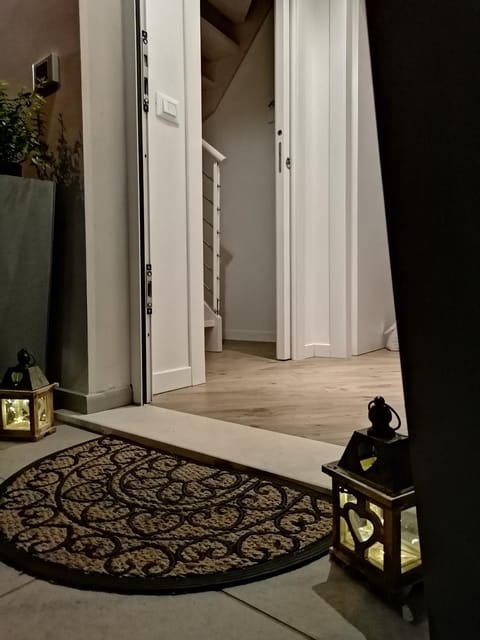 Facade/entrance, Night, Decorative detail