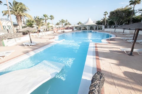 Neighbourhood, On site, Swimming pool