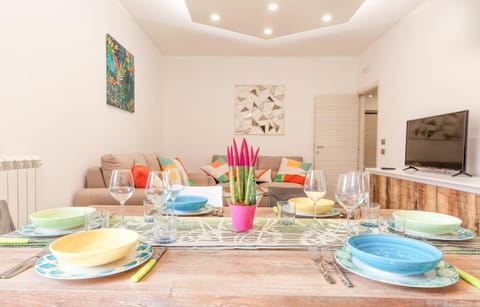 TV and multimedia, Living room, Breakfast, Lunch, Dinner