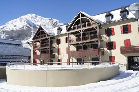 Property building, Winter, Garden view, Mountain view