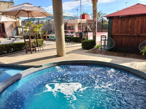 Swimming pool, Swimming pool