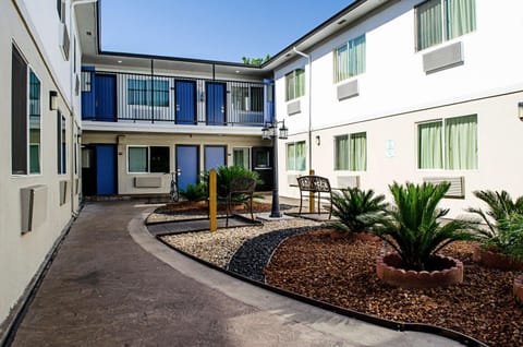 Property building, Patio, Garden