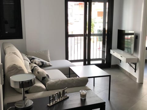 TV and multimedia, Coffee/tea facilities, Balcony/Terrace, Seating area, Dining area