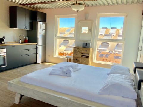Photo of the whole room, City view, bunk bed