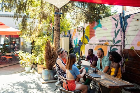 Patio, Garden, Balcony/Terrace, Dinner, group of guests, Inner courtyard view