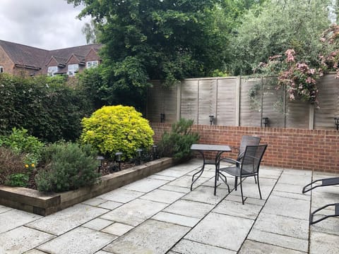 Idyllic Studio Flat Apartment in Test Valley District