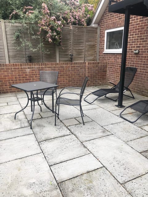 Idyllic Studio Flat Apartment in Test Valley District