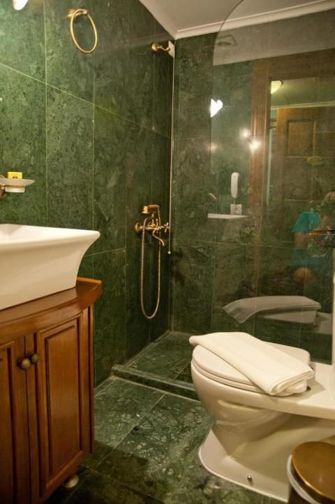 Archontiko Hatzipanayioti Hotel in Leonidio