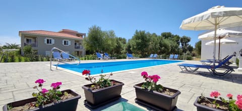 Garden, Swimming pool