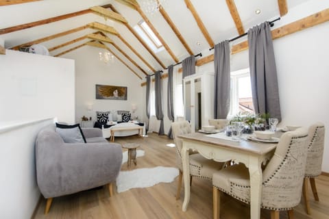 Seating area, Dining area, Bedroom