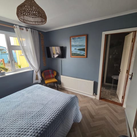 Salmon island view Vacation rental in Co. Tipperary, Ireland