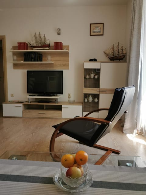 Communal lounge/ TV room, TV and multimedia