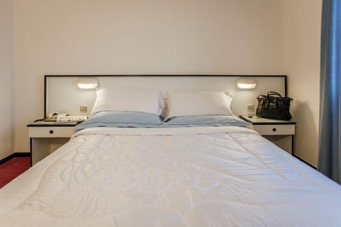 Other, Photo of the whole room