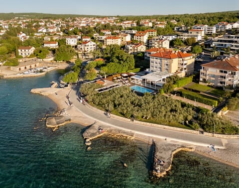 Property building, Bird's eye view, Beach, Sea view, Swimming pool