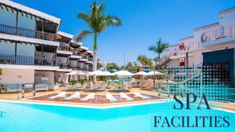 Property building, Day, Pool view, Swimming pool, sunbed