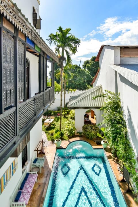 Swimming pool, Swimming pool
