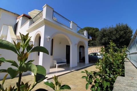 Facade/entrance, Garden