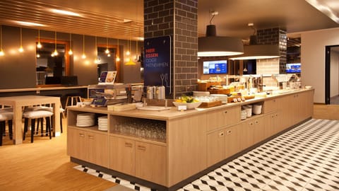 Restaurant/places to eat, Restaurant/places to eat, Food and drinks, Breakfast, Buffet breakfast, furniture