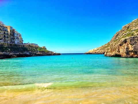 Neighbourhood, Beach