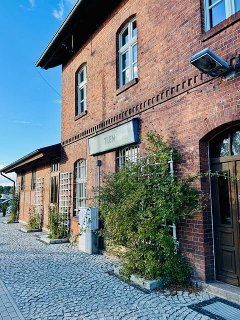 Property building, Day, Neighbourhood, Street view