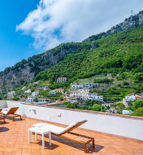 Natural landscape, Mountain view, sunbed