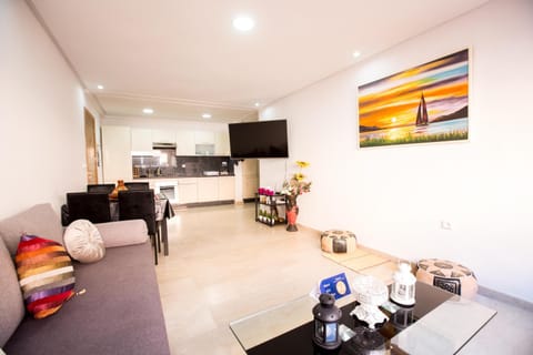 Kitchen or kitchenette, Living room, On site