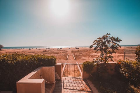Neighbourhood, Natural landscape, Beach, Sea view