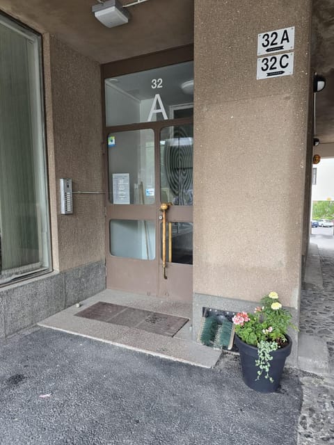 Property building, Facade/entrance