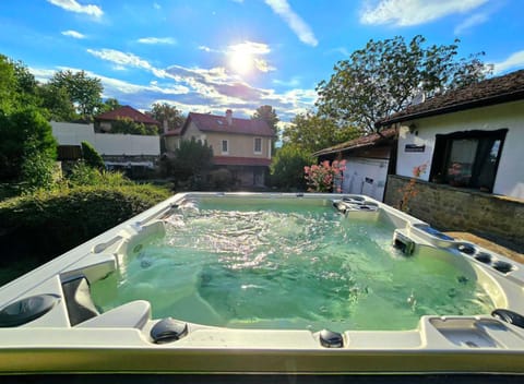 Day, Garden, Hot Tub