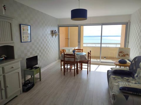 Appartement avec 2 chambres, balcon et superbe vue mer à quelques pas de la plage de Tresmeur - FR-1-368-148 Apartment in Brittany