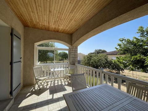 Villa à Orgnac-l'Aven avec piscine chauffée, 6 pers, jardin clôturé, animaux admis - FR-1-382-127 House in Provence-Alpes-Côte d'Azur