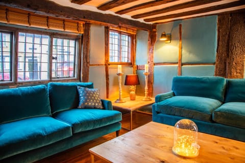 3 MASONS COURT The Oldest House in Stratford Upon Avon, Warwickshire. House in Stratford-upon-Avon