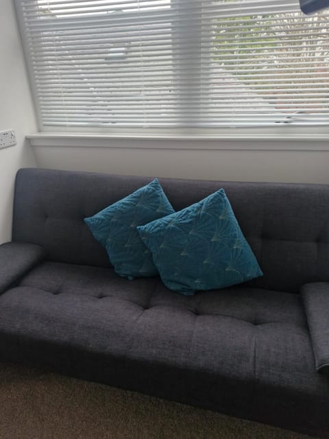 Seating area, Area and facilities