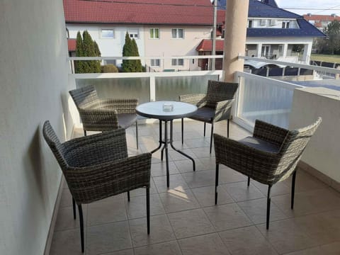 Garden, Balcony/Terrace