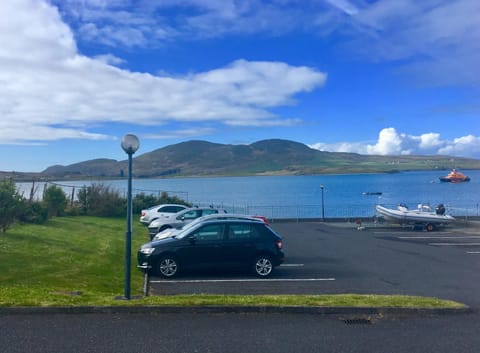 Sea view, Street view