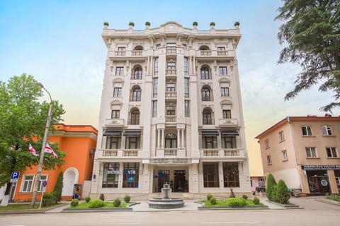 Facade/entrance, City view