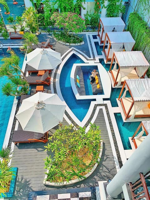 Staff, People, Swimming pool, children, young children, older children, Family