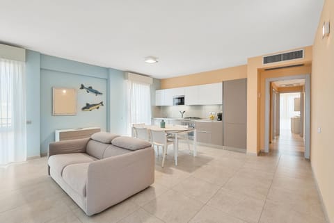 Levante Appartamento di pregio, terrazza e vista panoramica sul mare e la città Apartment in Viareggio