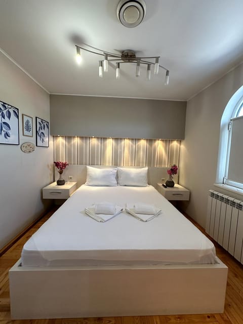 Lovely Apartments Free STREET Parking Apartment in Novi Sad