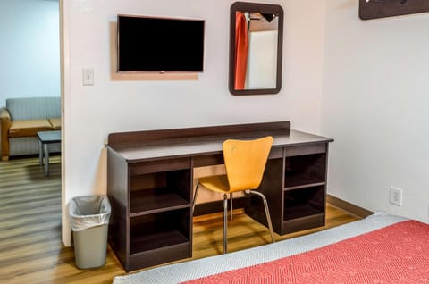 TV and multimedia, Bedroom, On site