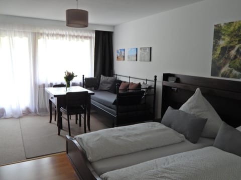 Living room, Photo of the whole room, Seating area, Dining area