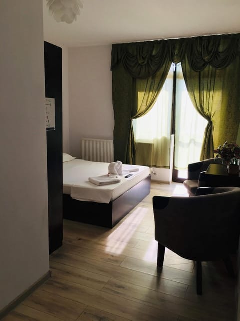 Bed, Balcony/Terrace, Photo of the whole room, Bedroom, hair dresser