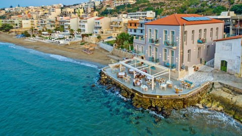 Restaurant/places to eat, Bird's eye view, Beach