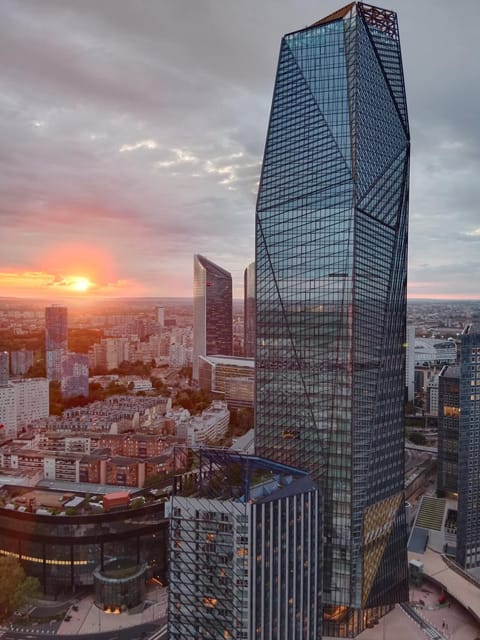 Panoramic great view Apartment in Puteaux