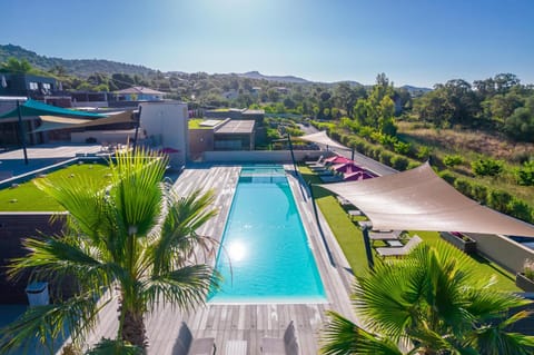Day, Natural landscape, Mountain view, Pool view, Swimming pool, sunbed
