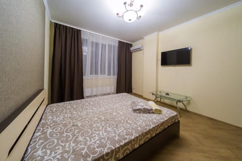 Bed, TV and multimedia, Living room, Decorative detail, Bedroom, air conditioner