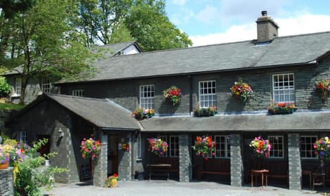 Restaurant/places to eat, Facade/entrance, Summer