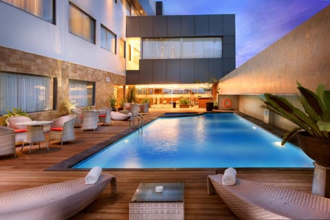 Swimming pool, Swimming pool