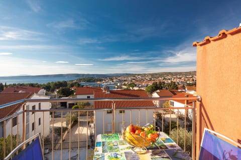 City view, Sea view