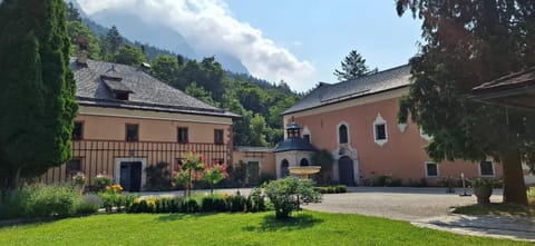 Nearby landmark, Area and facilities